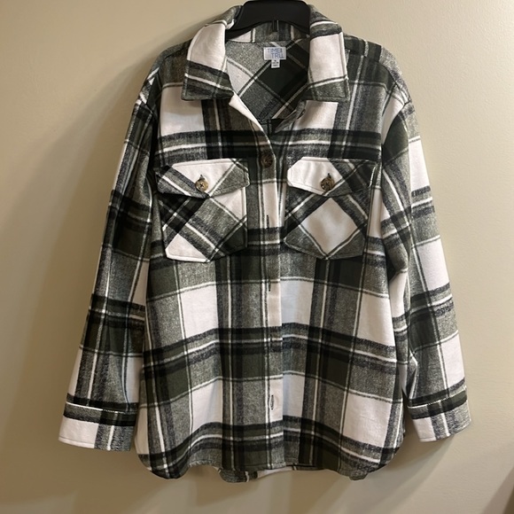 Shacket. Flannel button down warm jacket. Top. Never worn. - Picture 3 of 8